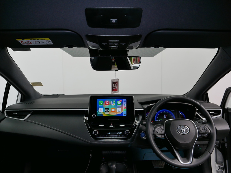 Toyota Corolla VVT-h Design - U4232