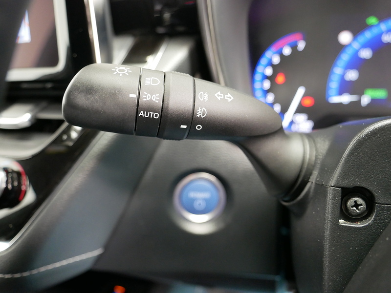 Toyota Corolla VVT-h Design - U4232