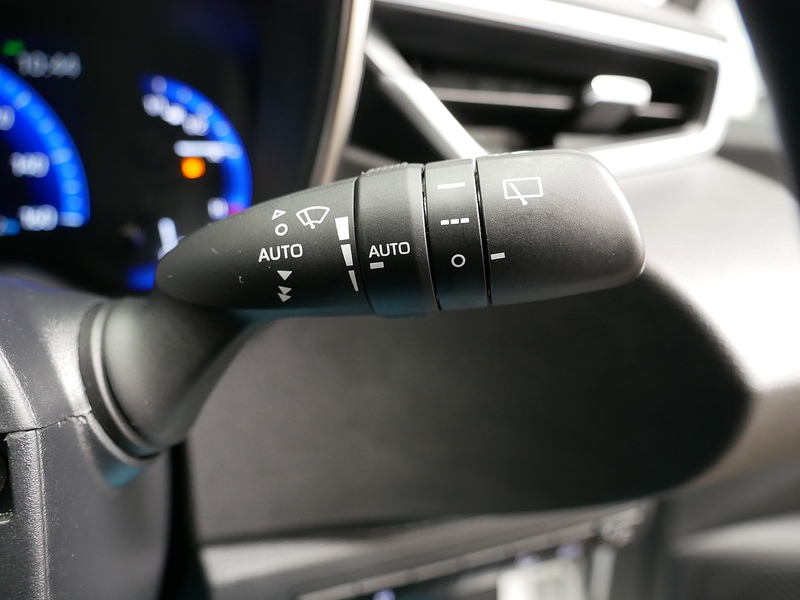Toyota Corolla VVT-h Design - U4232