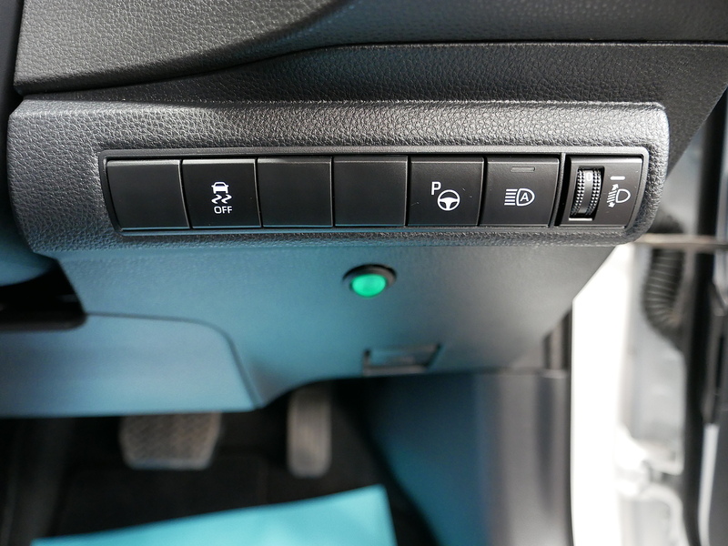 Toyota Corolla VVT-h Design - U4232