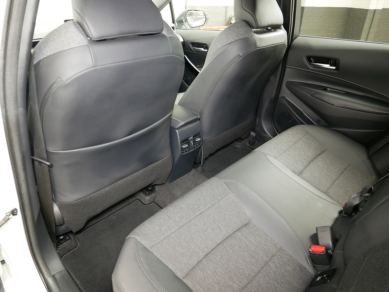 Toyota Corolla VVT-h Design - U4232