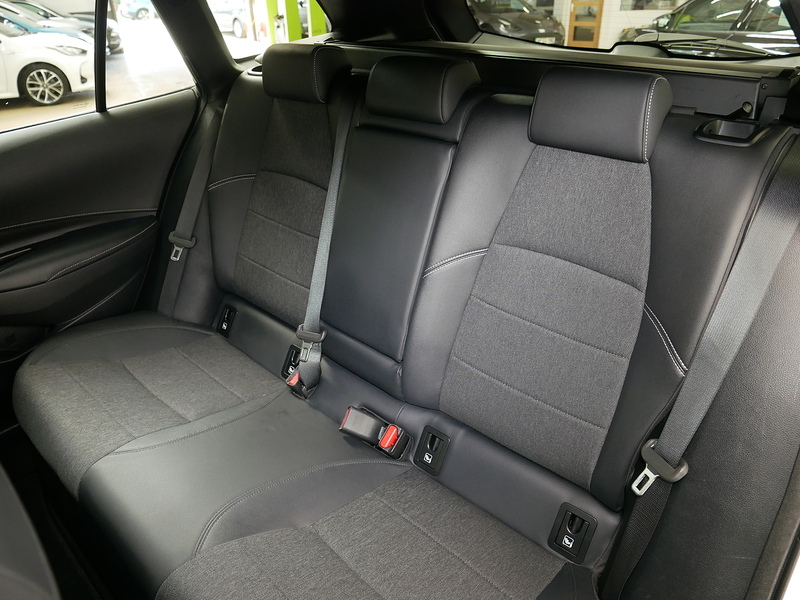 Toyota Corolla VVT-h Design - U4232
