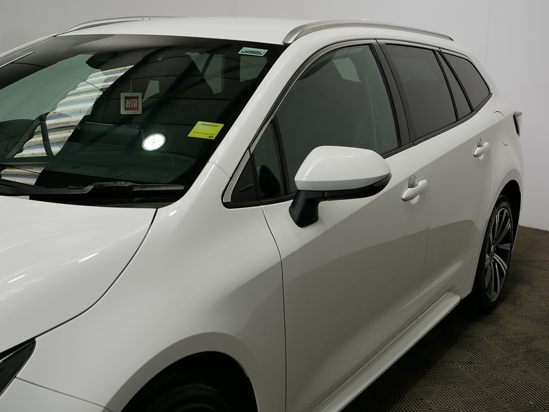 Toyota Corolla VVT-h Design - U4232