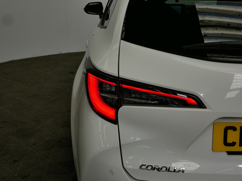Toyota Corolla VVT-h Design - U4232