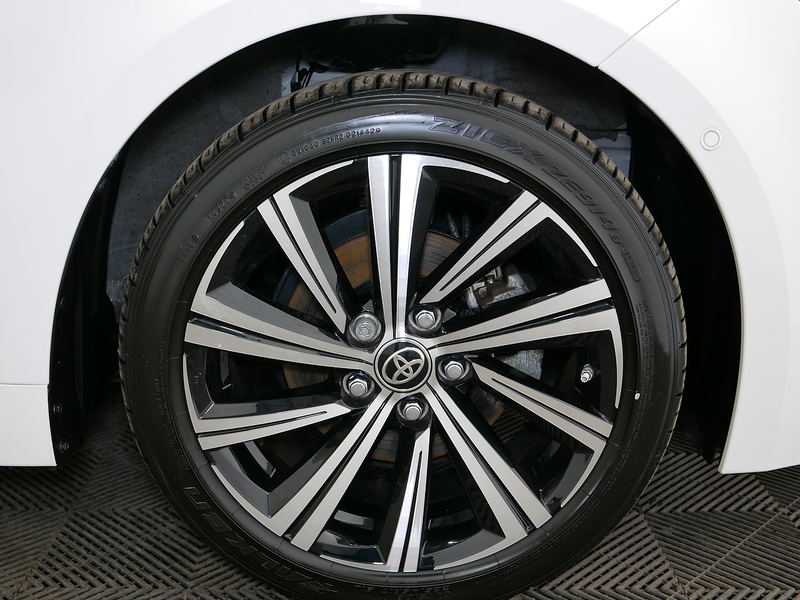 Toyota Corolla VVT-h Design - U4232