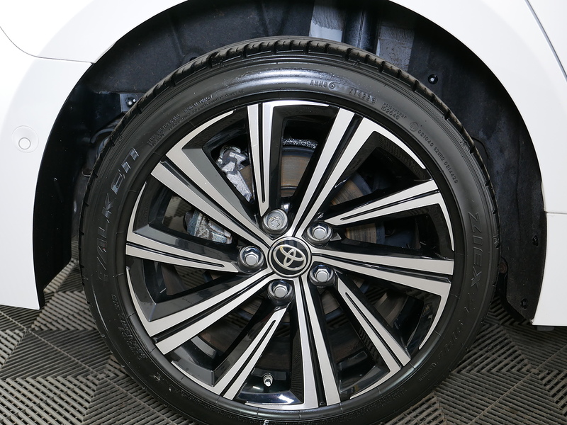 Toyota Corolla VVT-h Design - U4232