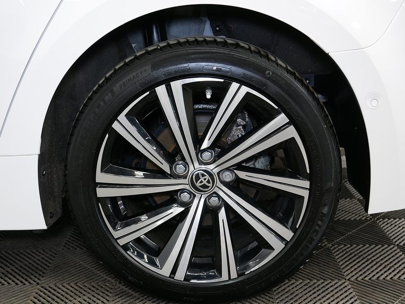 Toyota Corolla VVT-h Design - U4232