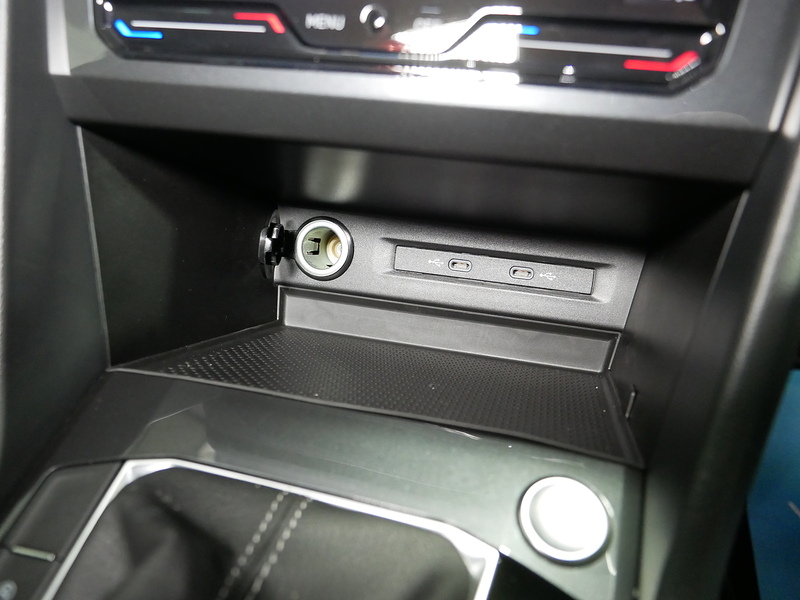 Volkswagen Tiguan TSI R-Line - U4234