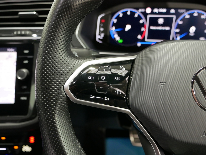 Volkswagen Tiguan TSI R-Line - U4234