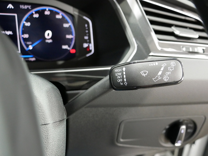 Volkswagen Tiguan TSI R-Line - U4234