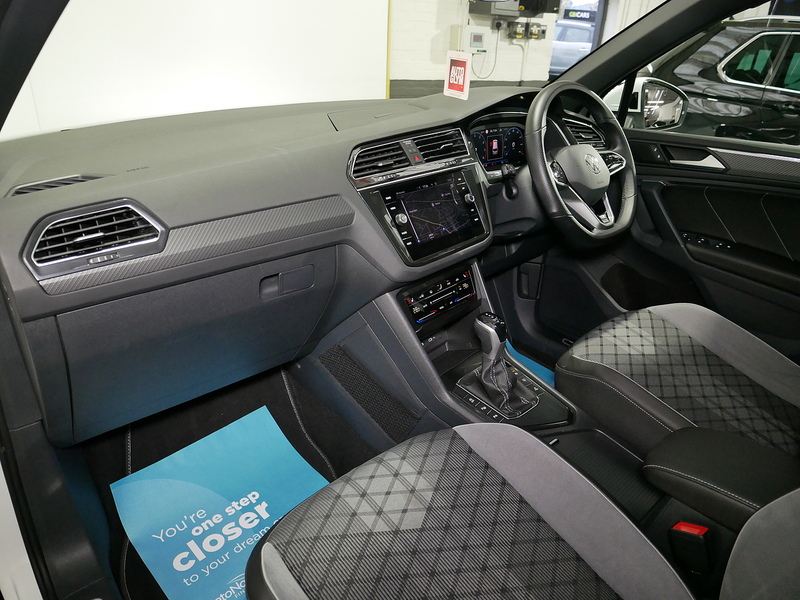 Volkswagen Tiguan TSI R-Line - U4234