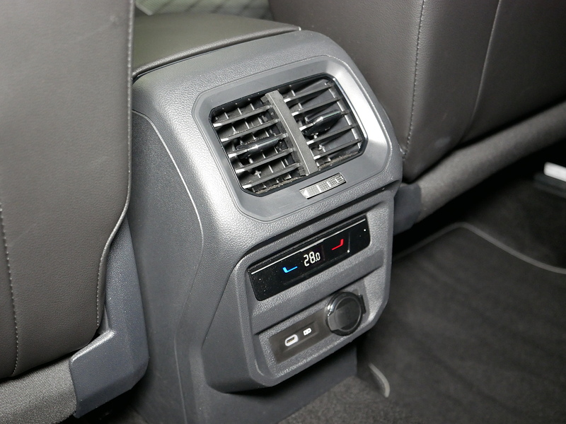 Volkswagen Tiguan TSI R-Line - U4234