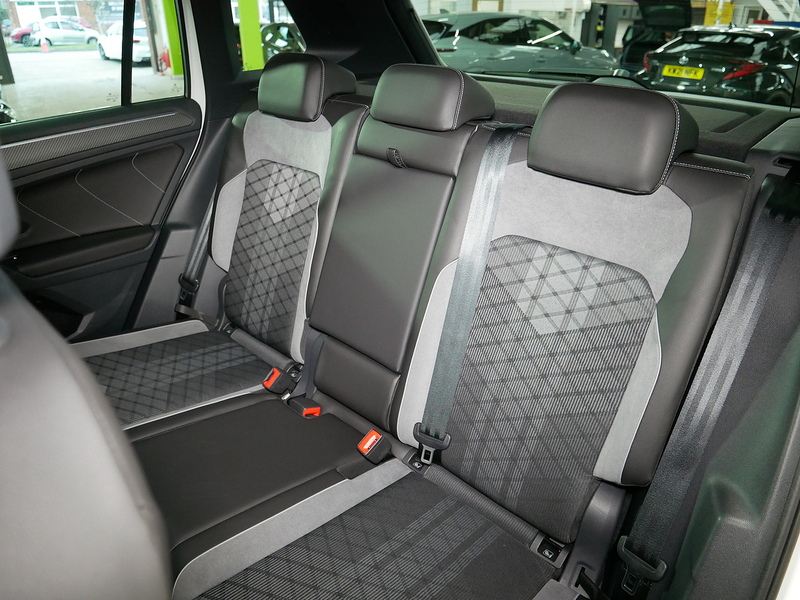 Volkswagen Tiguan TSI R-Line - U4234