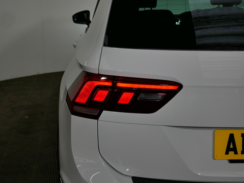 Volkswagen Tiguan TSI R-Line - U4234