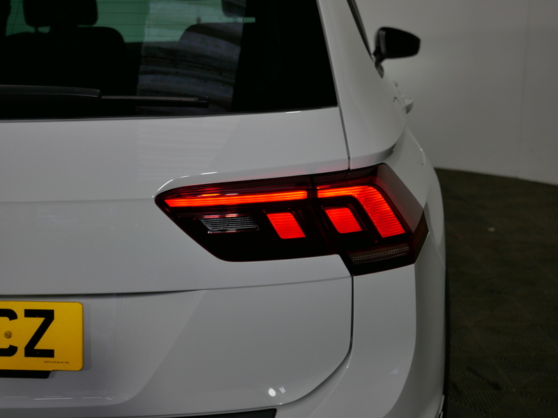 Volkswagen Tiguan TSI R-Line - U4234