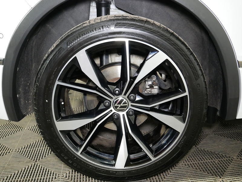 Volkswagen Tiguan TSI R-Line - U4234