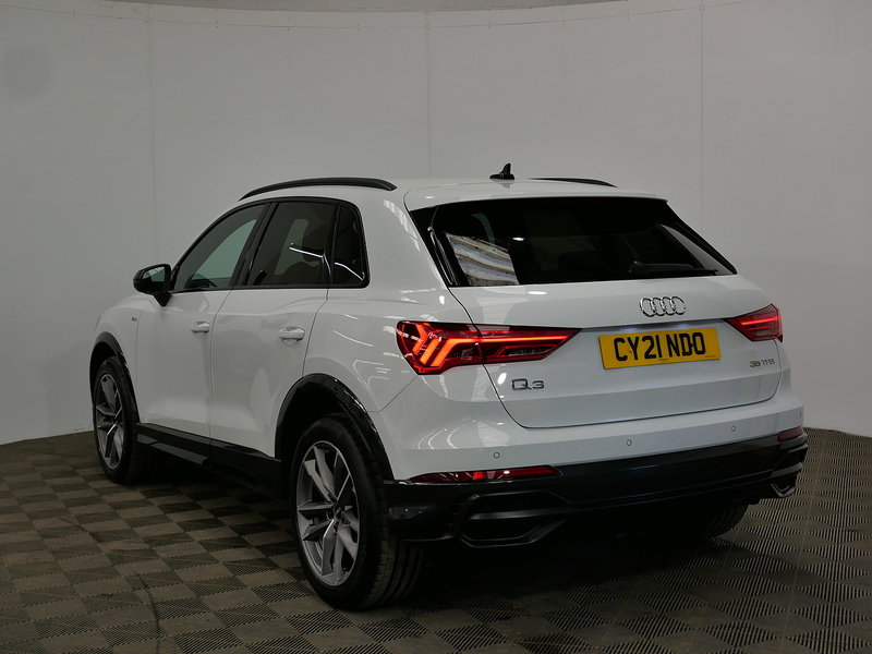 Audi Q3 TFSI CoD Black Edition - U4250