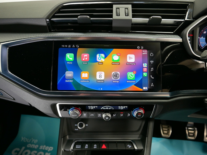 Audi Q3 TFSI CoD Black Edition - U4250