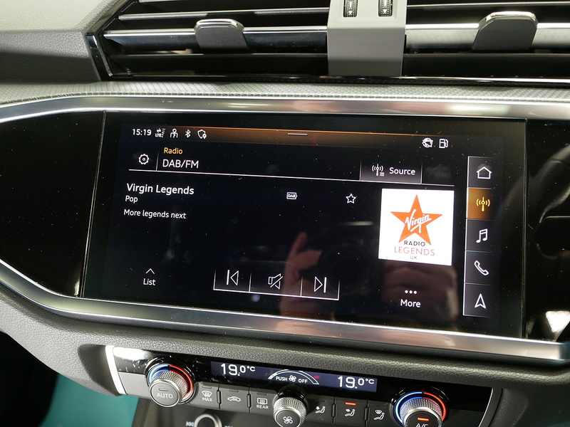 Audi Q3 TFSI CoD Black Edition - U4250