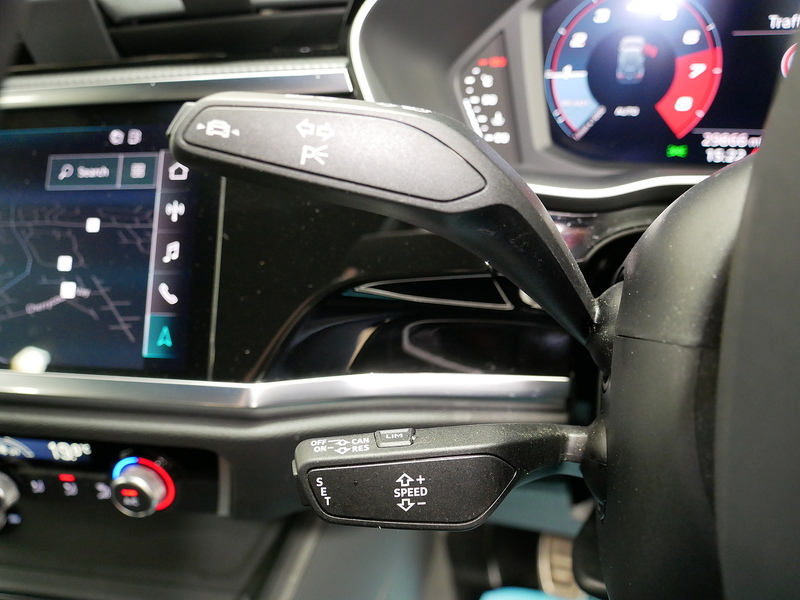 Audi Q3 TFSI CoD Black Edition - U4250