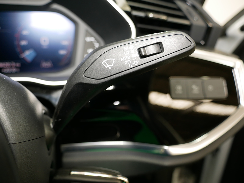 Audi Q3 TFSI CoD Black Edition - U4250