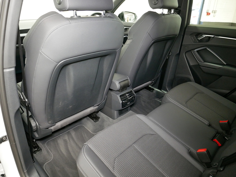 Audi Q3 TFSI CoD Black Edition - U4250