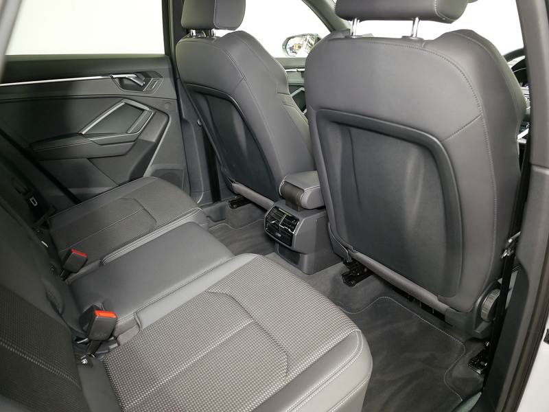 Audi Q3 TFSI CoD Black Edition - U4250