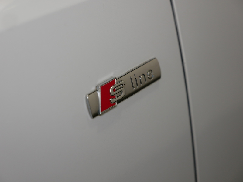 Audi Q3 TFSI CoD Black Edition - U4250