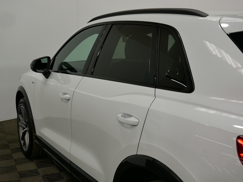 Audi Q3 TFSI CoD Black Edition - U4250