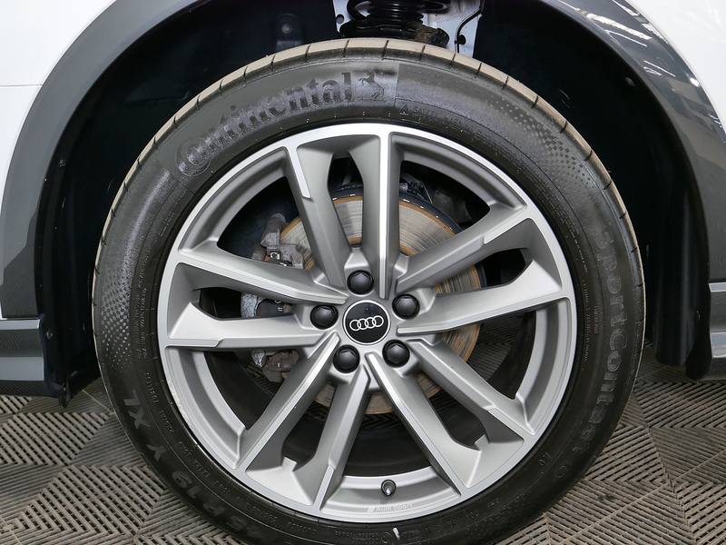 Audi Q3 TFSI CoD Black Edition - U4250