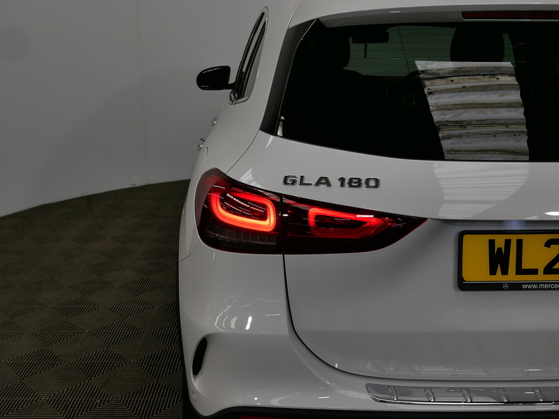 Mercedes-Benz GLA GLA180 AMG Line - U4255