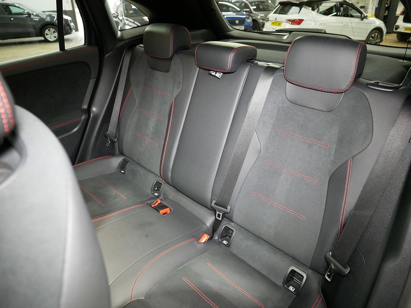 Mercedes-Benz GLA GLA180 AMG Line - U4257
