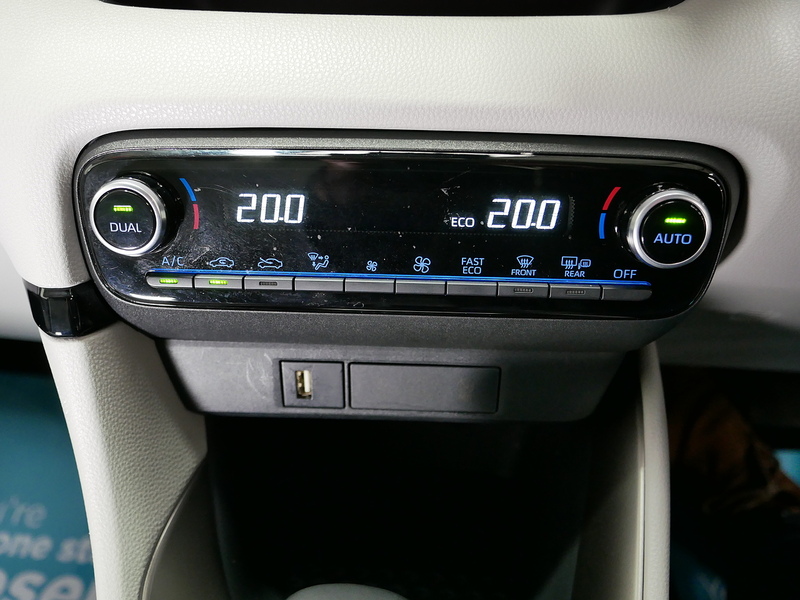 Toyota Yaris VVT-h Excel - U4261