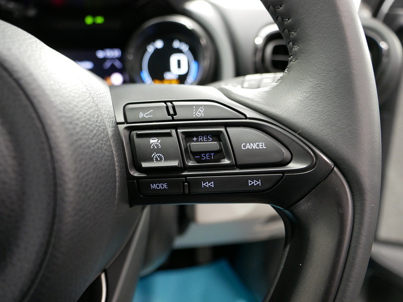 Toyota Yaris VVT-h Excel - U4261