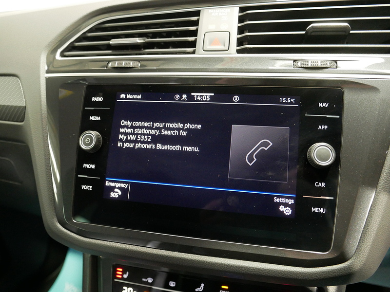 Volkswagen Tiguan TSI R-Line - U4270