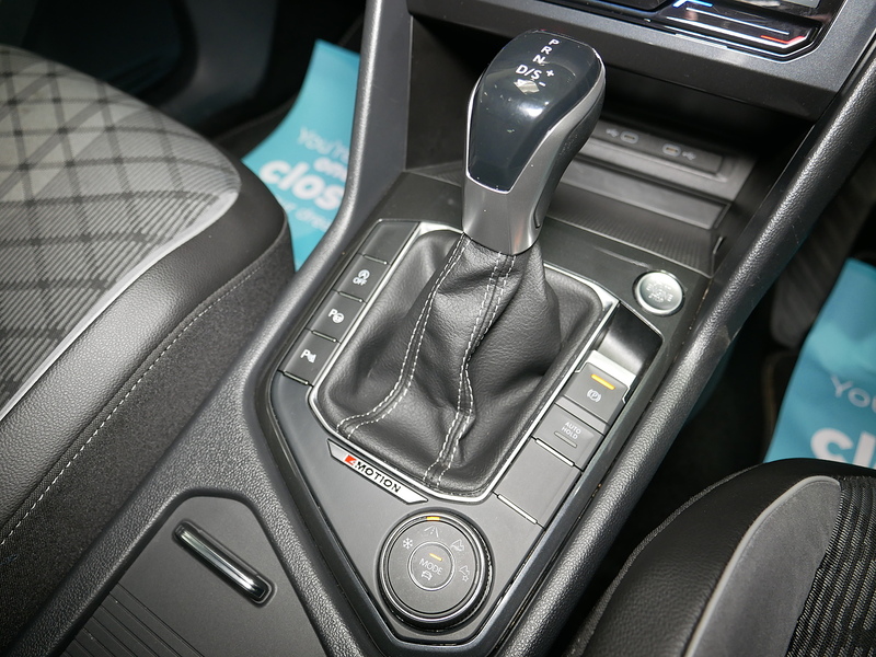 Volkswagen Tiguan TSI R-Line - U4270