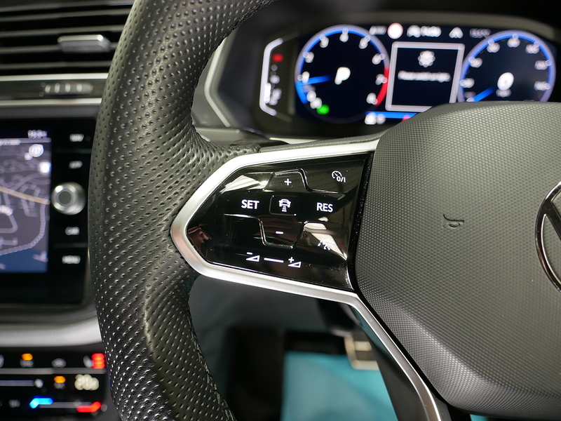 Volkswagen Tiguan TSI R-Line - U4270