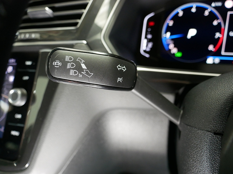 Volkswagen Tiguan TSI R-Line - U4270