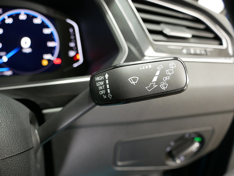 Volkswagen Tiguan TSI R-Line - U4270
