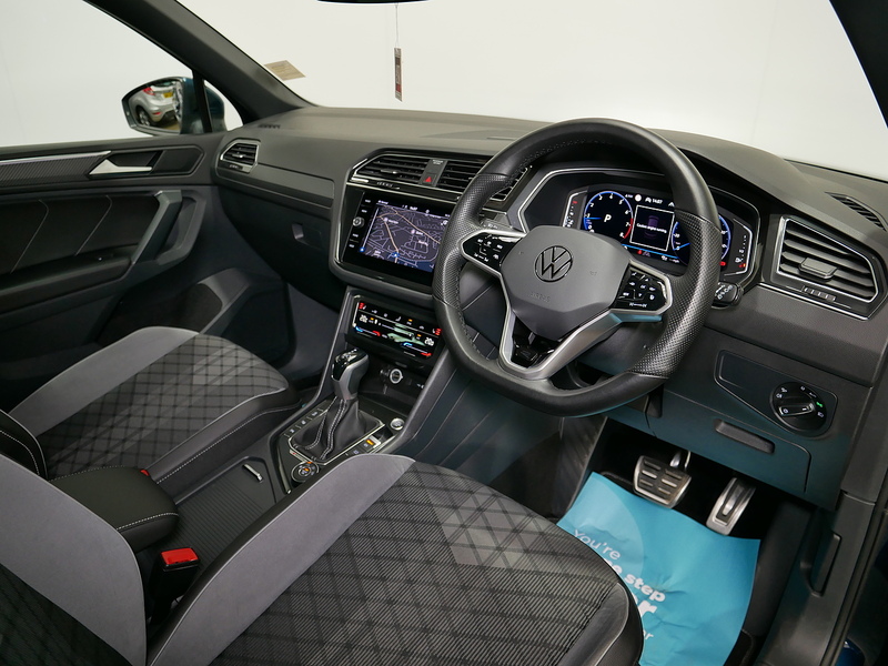 Volkswagen Tiguan TSI R-Line - U4270