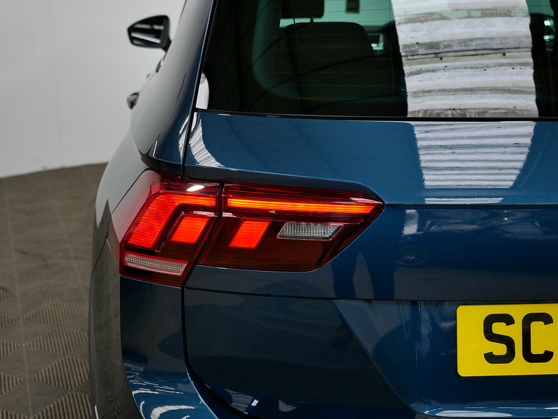 Volkswagen Tiguan TSI R-Line - U4270