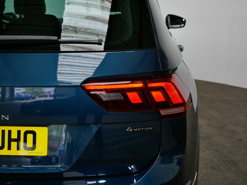 Volkswagen Tiguan TSI R-Line - U4270