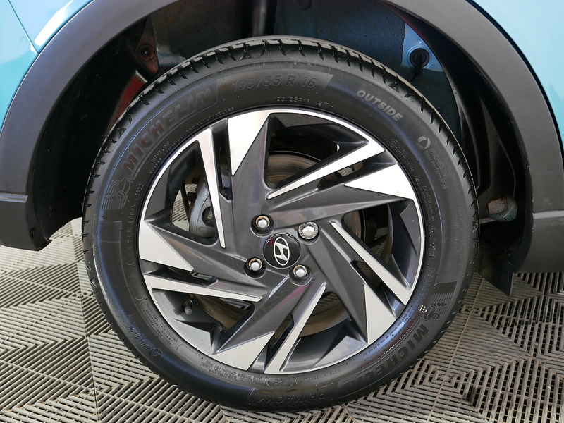 Hyundai BAYON T-GDi MHEV SE Connect - U4273