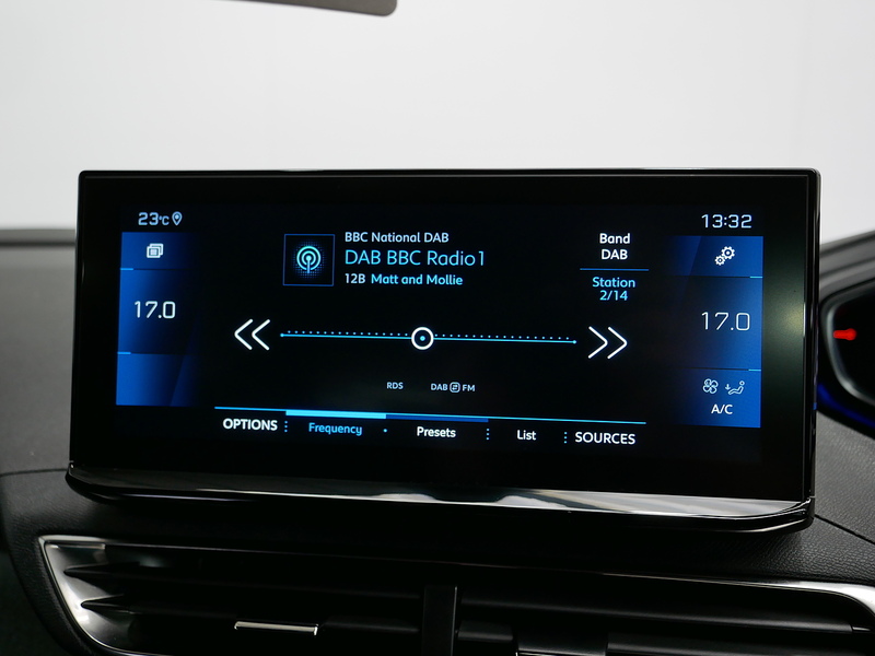 Peugeot 3008 BlueHDi Allure Premium + - U4279