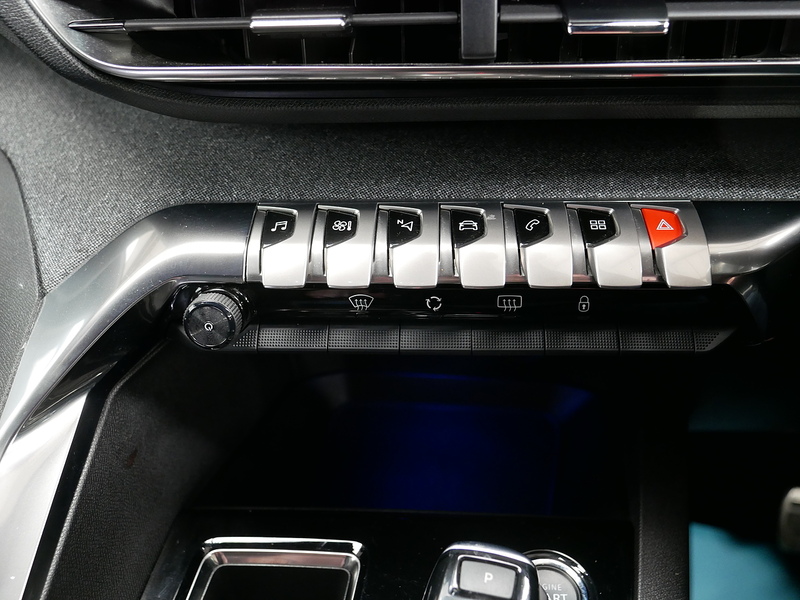 Peugeot 3008 BlueHDi Allure Premium + - U4279