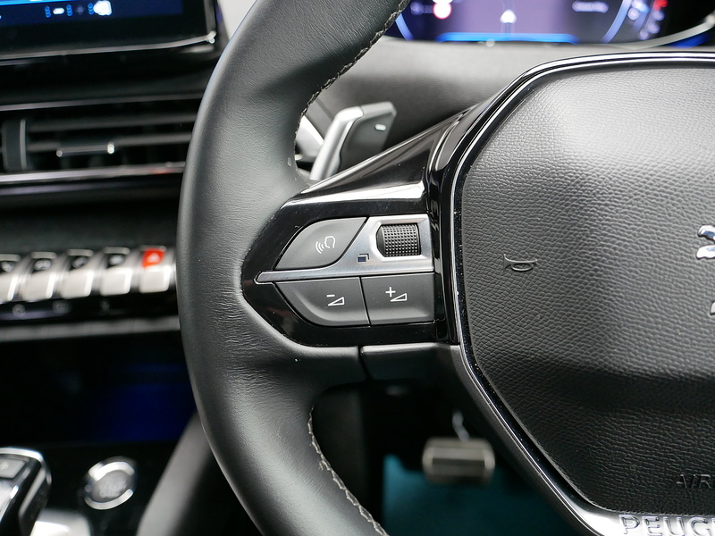 Peugeot 3008 BlueHDi Allure Premium + - U4279