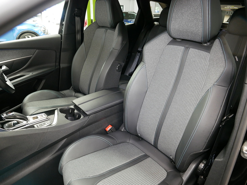Peugeot 3008 BlueHDi Allure Premium + - U4279