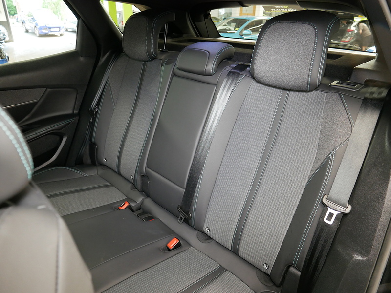 Peugeot 3008 BlueHDi Allure Premium + - U4279