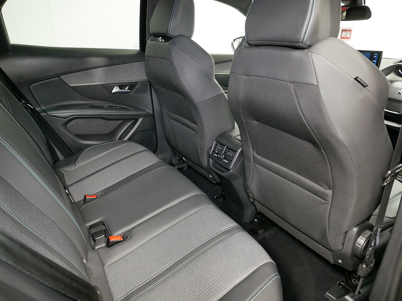 Peugeot 3008 BlueHDi Allure Premium + - U4279