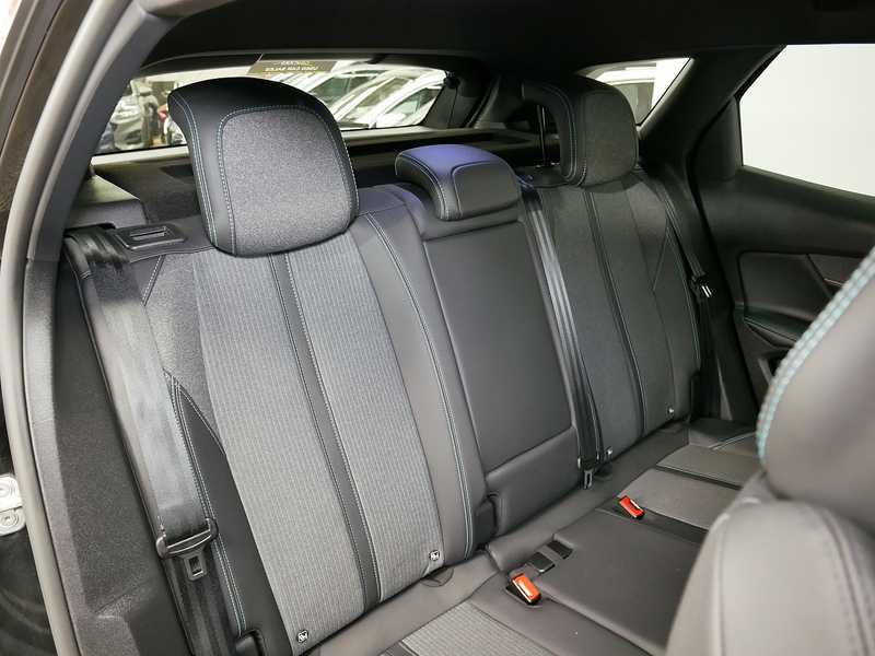Peugeot 3008 BlueHDi Allure Premium + - U4279
